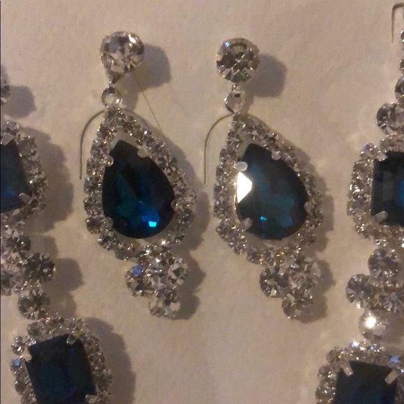 Silver/blue formal necklace & matching earrings - Picture 2 of 6